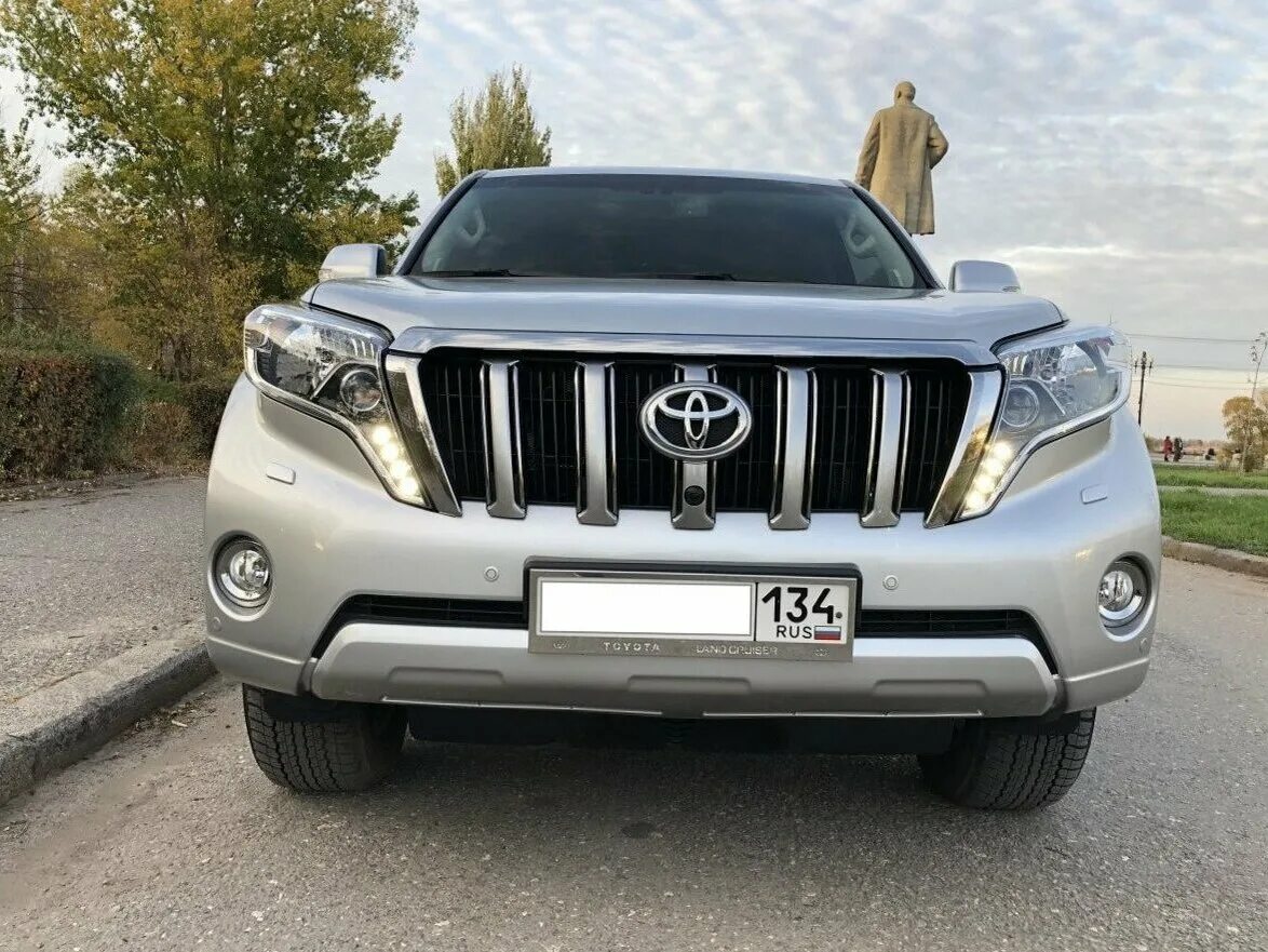 Land cruiser 150 2013. Тойота ленд крузер прадо 2018. Прадо 150 воронеж. Белый ленд крузер прадо 150 белый. Прадо 2016 2.