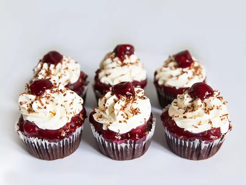 Tattooed Martha Chocolate Porter Cupcakes with Black Cherry Frosting Cupcake r