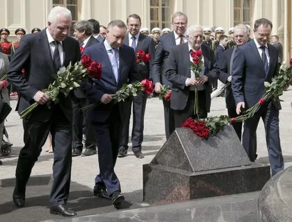 Памятник гатчина открытие