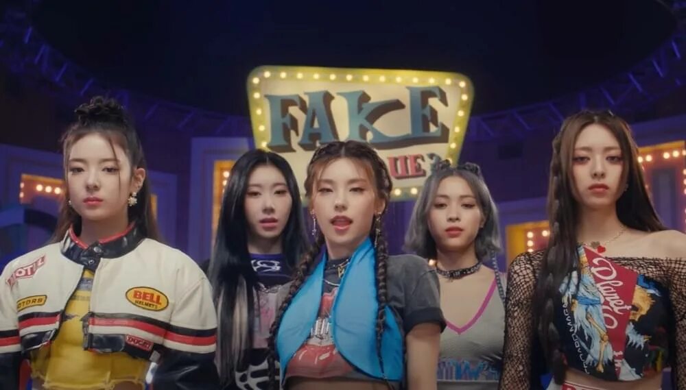 Itzy cheshire песня. Группа itzy cheshire. рюджин itzy cheshire. itzy cheshire album. камбэк itzy.