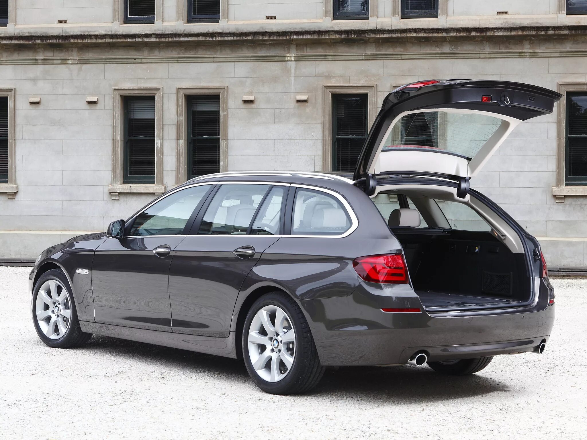 Alfa Romeo 159 Ti Sportwagon vs BMW 320d xDrive Touring - Alfa Romeo 159 Sportwa