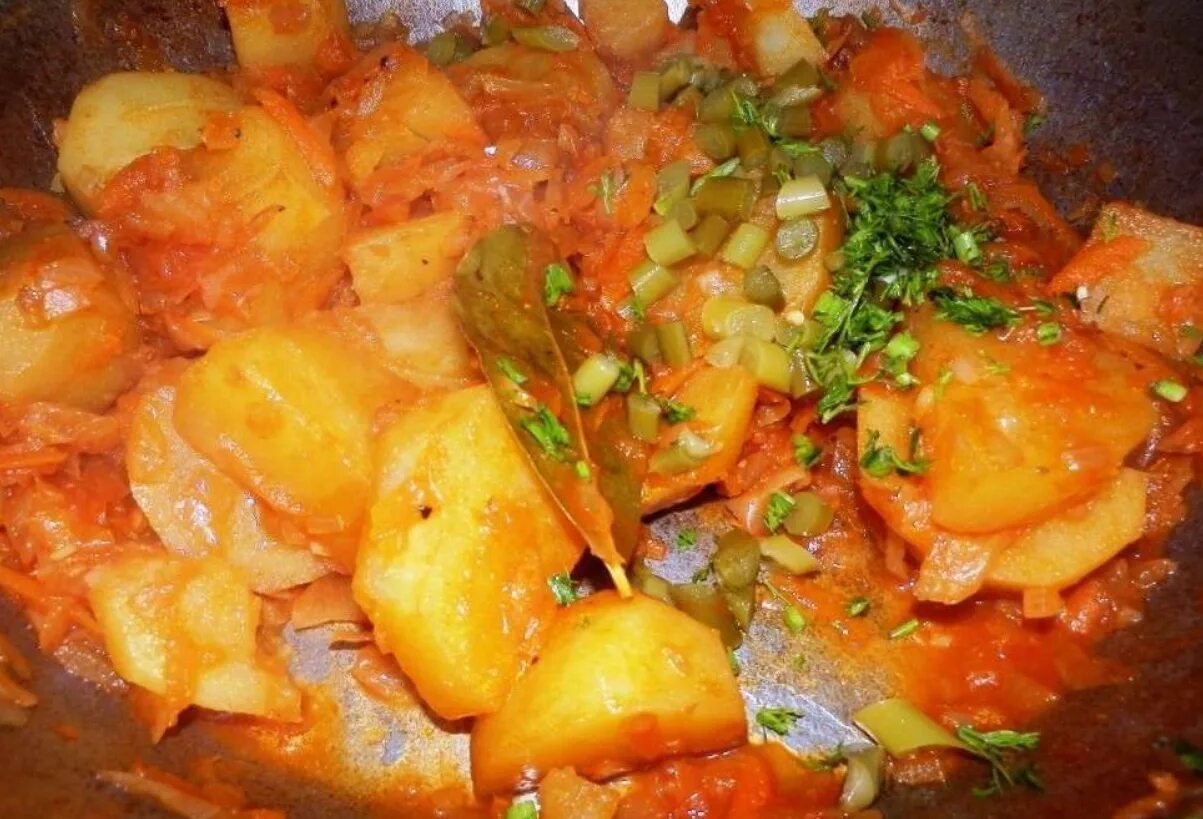 Приготовить бигус с капустой и картошкой