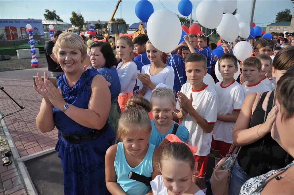 Погода большая глушица на 14. Люди большая Глушица. Спортивный комплекс большая Глушица.