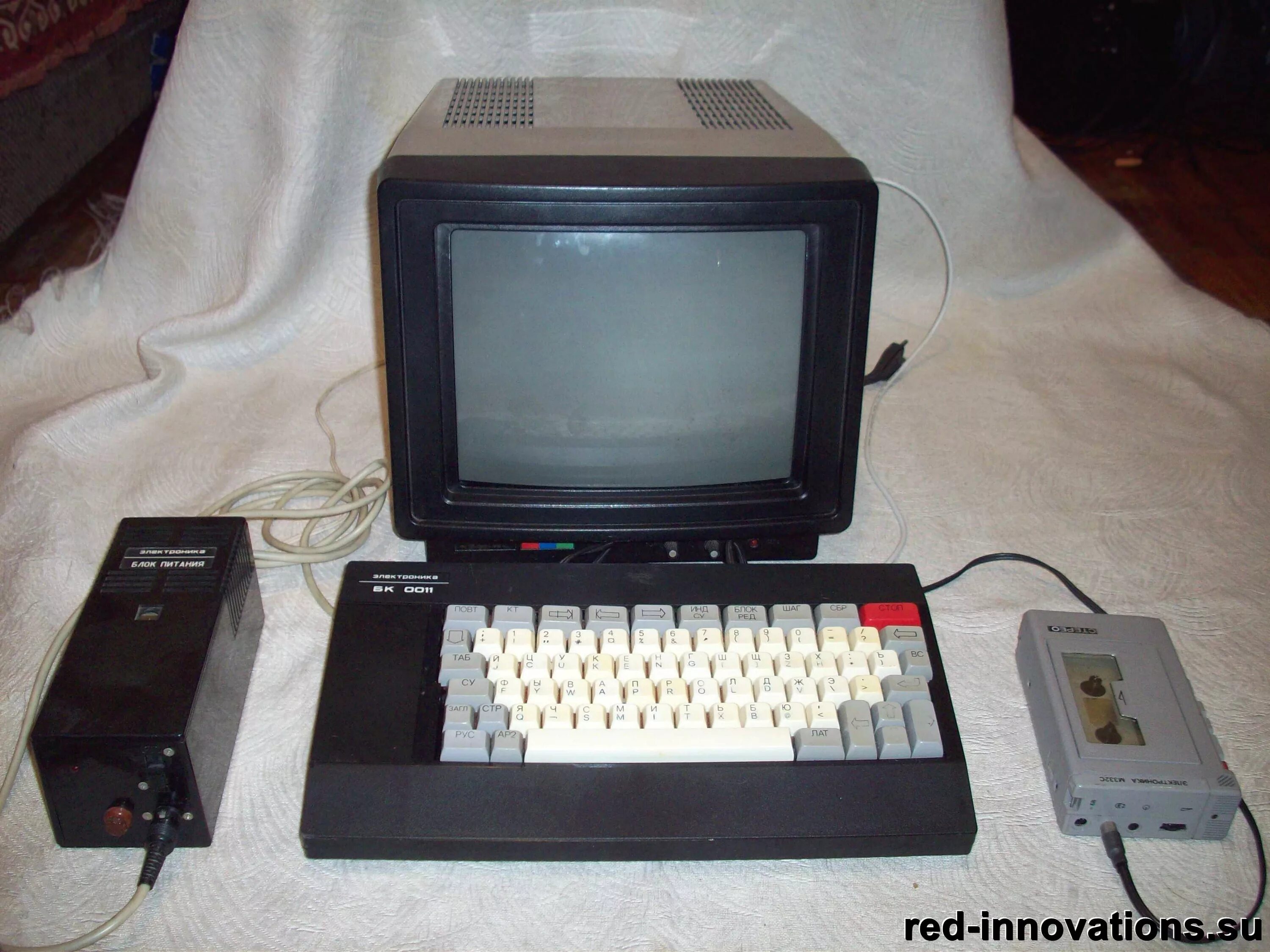 Как назывались первые компьютеры в ссср. Электроника БК-0010. Электроника БК 0011. Советский компьютер электроника БК-0010. Электроника БК 001.