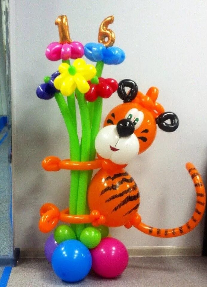 Тигр шаров. Фигуры из воздушных шаров. Тигр из воздушных шаров. Фигурки животных из воздушных шаров. Звери из шариков.