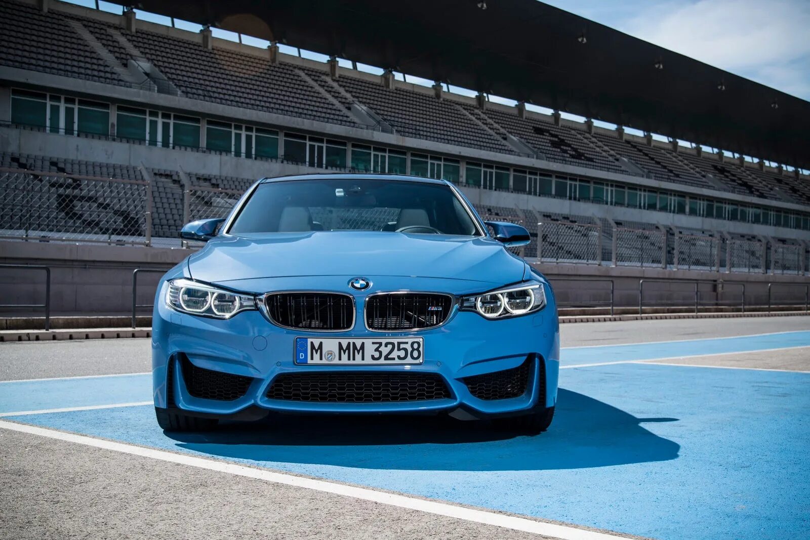 Bmw m tech. БМВ м3. BMW BMW m3. BMW m3 2017. BMW m3 sedan 2015.