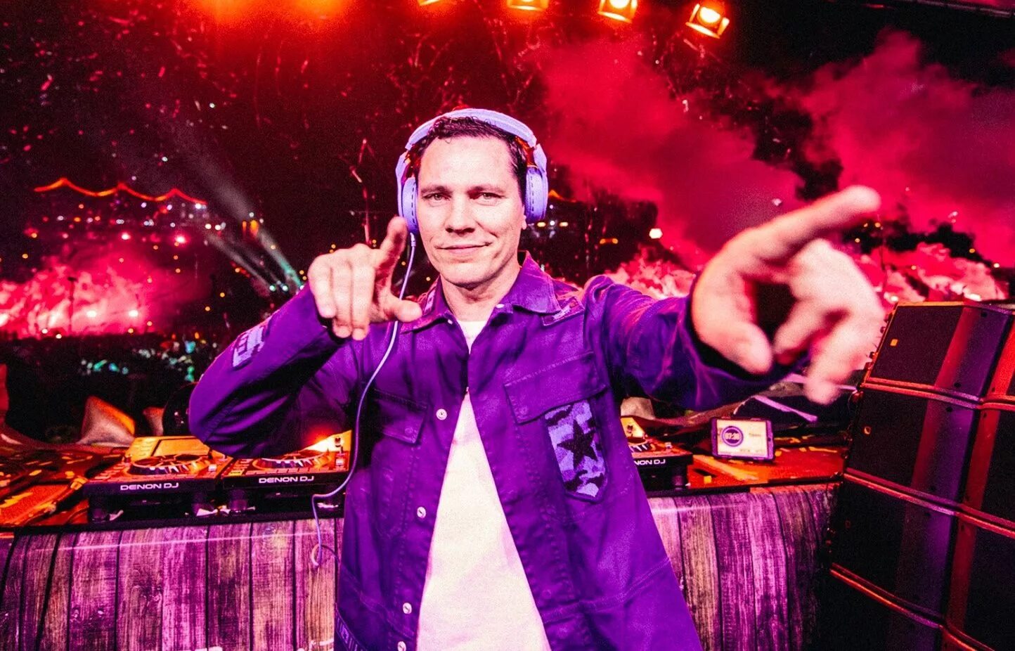 Дж тиеста. Tiesto. Тиесто 2007. DJ Tiesto. Тиесто 2005.