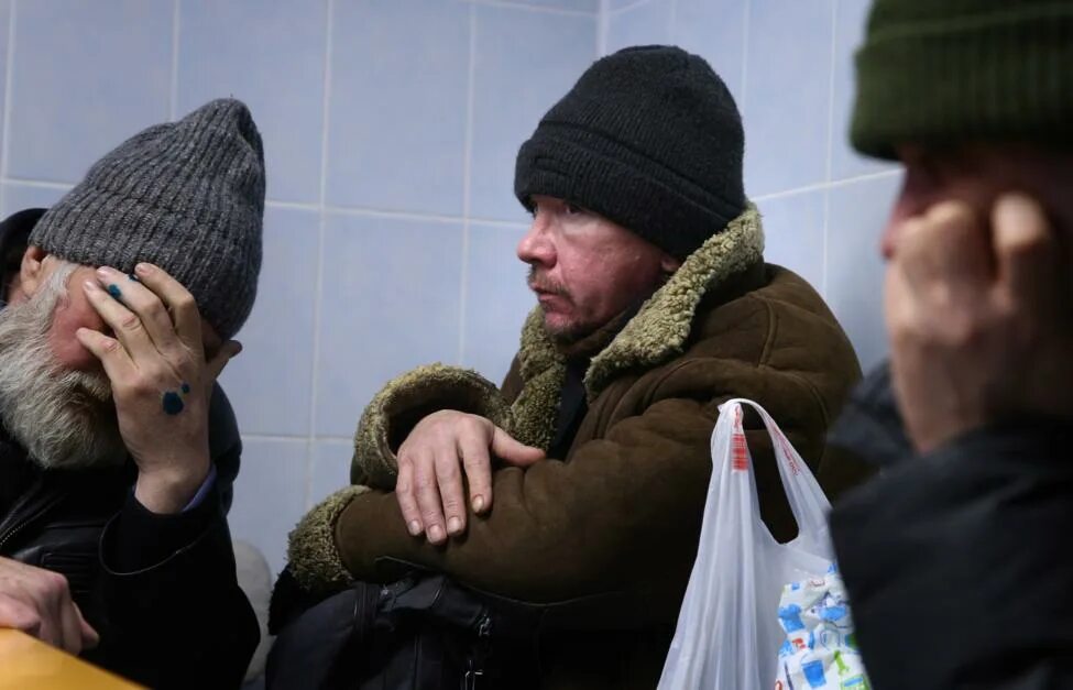 Социальный центр бомж. Бездомные люди в Санкт-Петербурге.