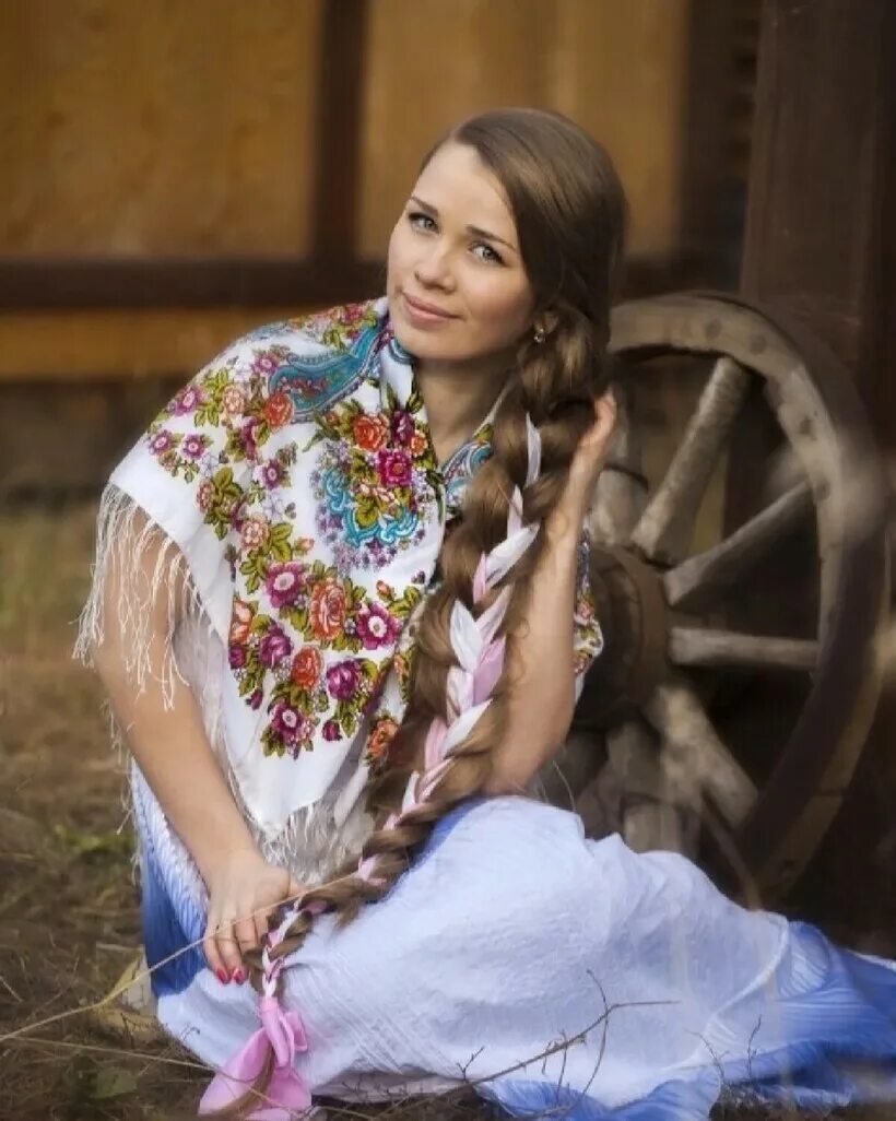 Василиса краса длинная коса. Екатерина щукина модель. Прическа в русском стиле. Анжелика баранова русская коса фото. Елена морозенко херсон.