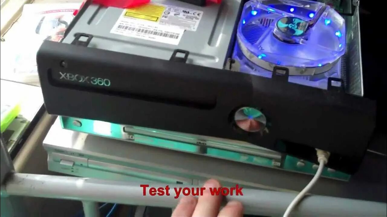 Xbox греется. Xbox 360 slim. xbox 360 slim кастом. xbox 360 slim кулер. xbox 360e blue.