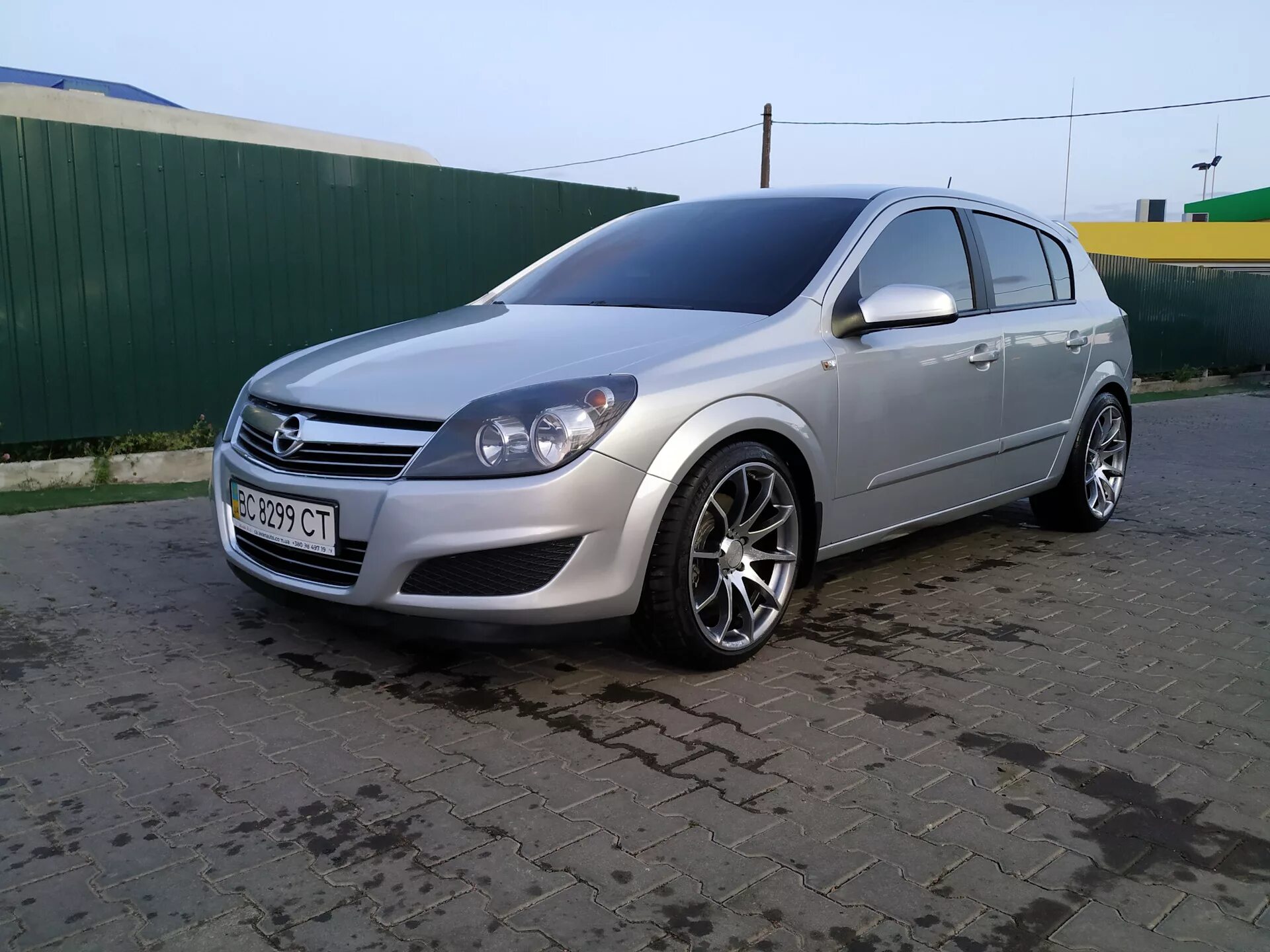 Опель диски r20. Диски на опель астра h r17. Диски опель 2008. Opel astra h gtc r16. Диски r17 opel astra h ronal.