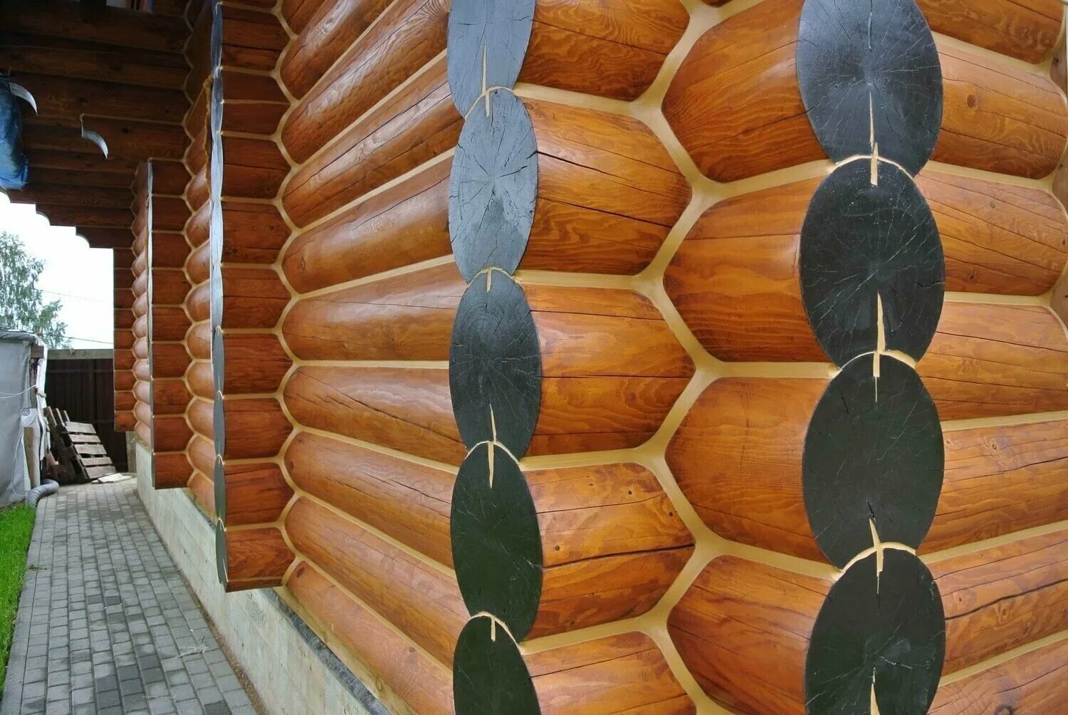 герметик олива акцент 136. покрасить торцы. герметик для торцов бруса. теплый шов оцилиндрованного бревна. герметик для дерева акцент-125.