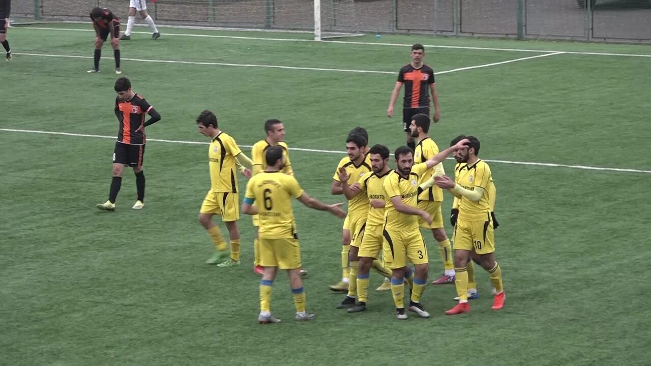 Shirak fc. Футбол ширак. Футбол ширак. Ширак футбольная форма. Shirak fc.