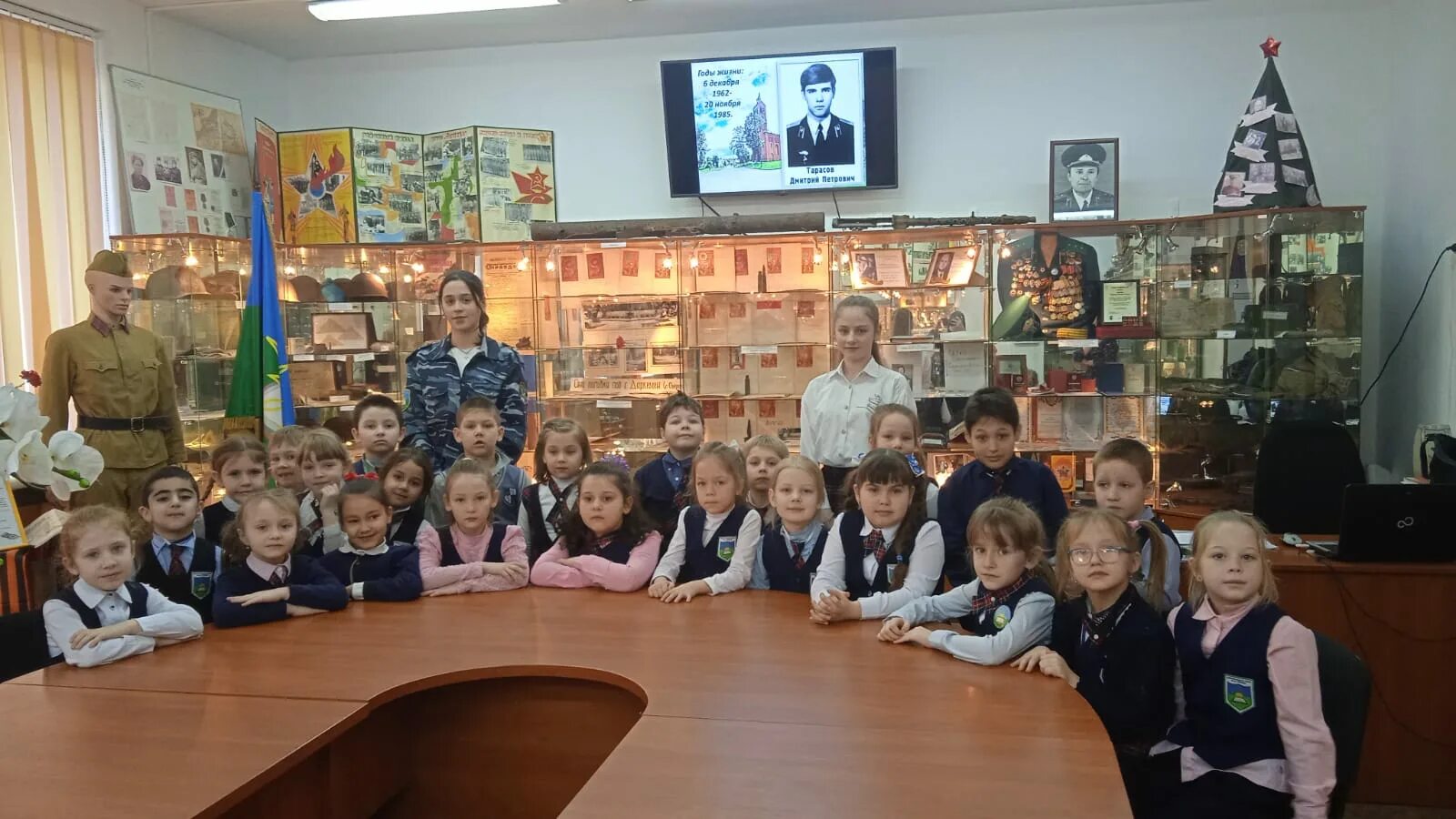 озерская средняя школа им д тарасова. дистант озерской средней школы имени дмитрия тарасова. дмитрия тарасова. озерская школа дмитрия тарасова. озерская средняя школа им д тарасова.