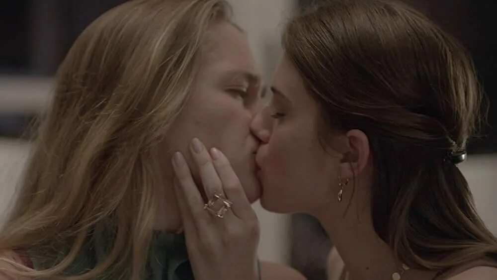Тинейдж лесбиан. Рейко эйлсворт звездные врата. Lesbian girl movie. Lesbian girl movie. Эрин келли 2006.