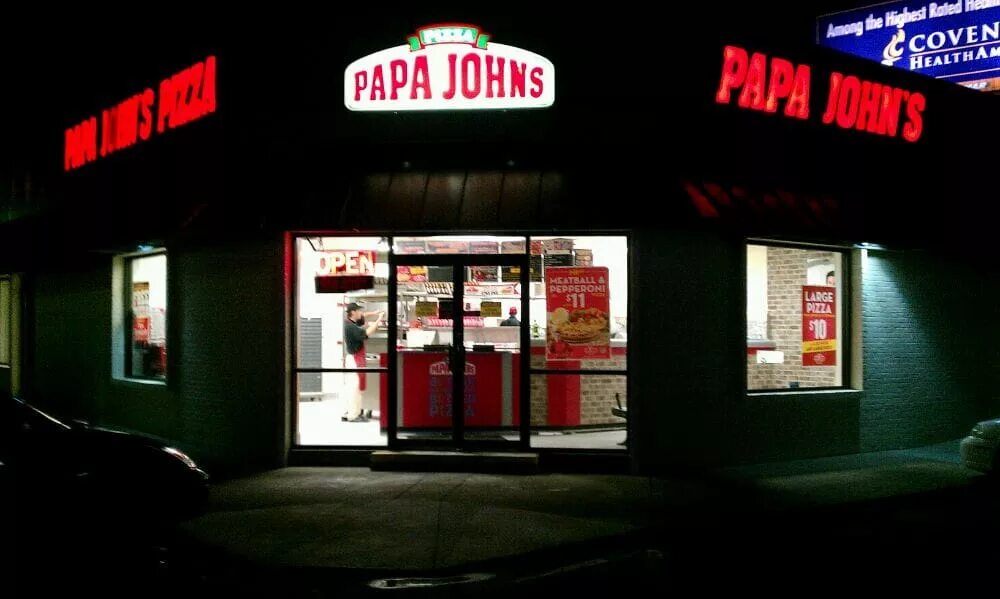 Papa Johns атмосфера. Papa Johns наружная реклама. Одежда Papa Johns. Колонка Papa Johns. Переведи john