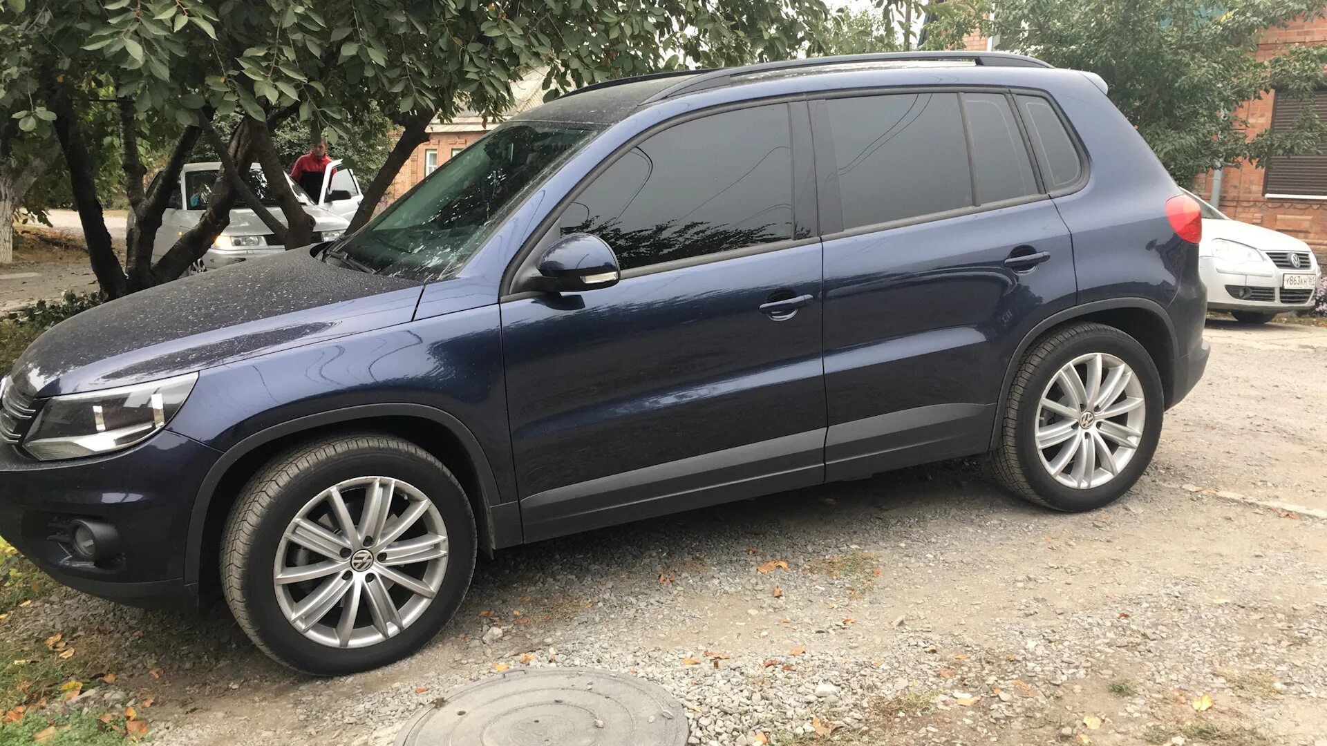 Фольксваген тигуан 225 65 r1. Tiguan 1 r 16. Tiguan 1 r 16. Тигуан r16. Диски volkswagen tiguan r19.