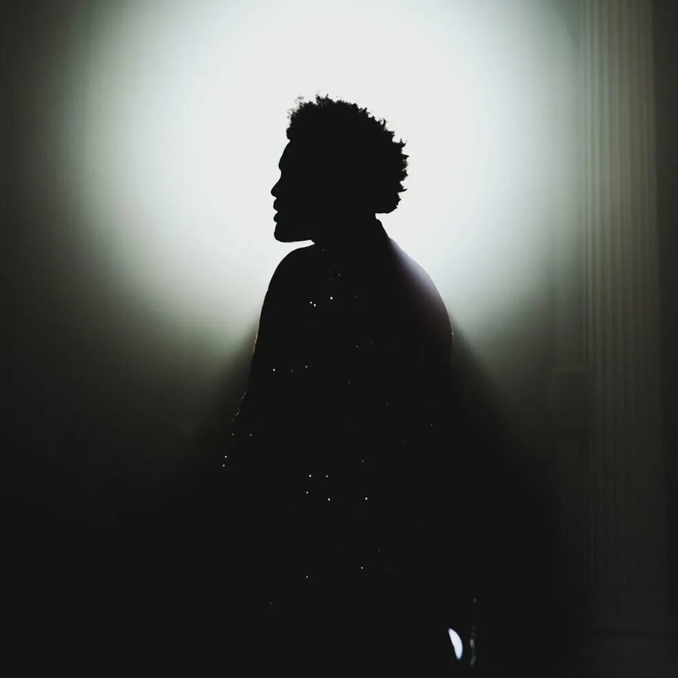 The way of the tears speed up. The Weeknd save your tears. The Weeknd Tour 2022. The weekend save the tears обложка. The Weeknd черно белое.