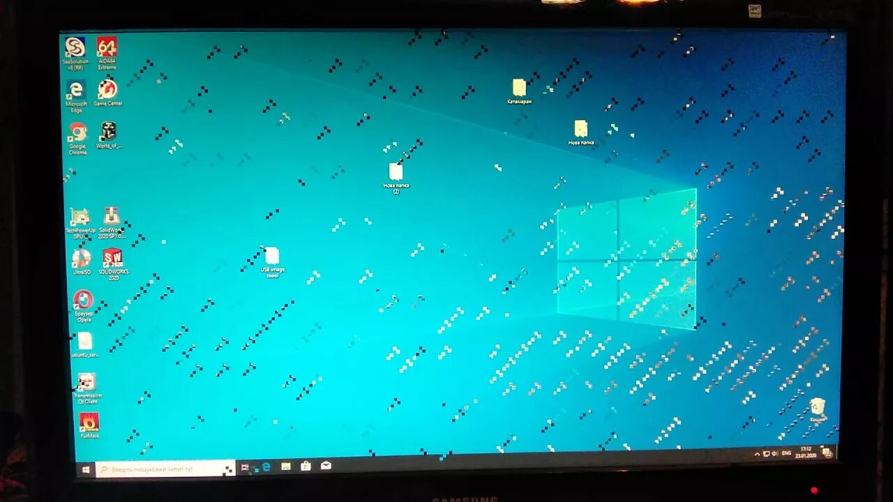 На мониторе появились квадратики. Артефакты видеокарты на виндовс 10. Артефакты чипа видеокарты. Артефакты видеокарты вертикал ПК. Отвал видеочипа артефакты.