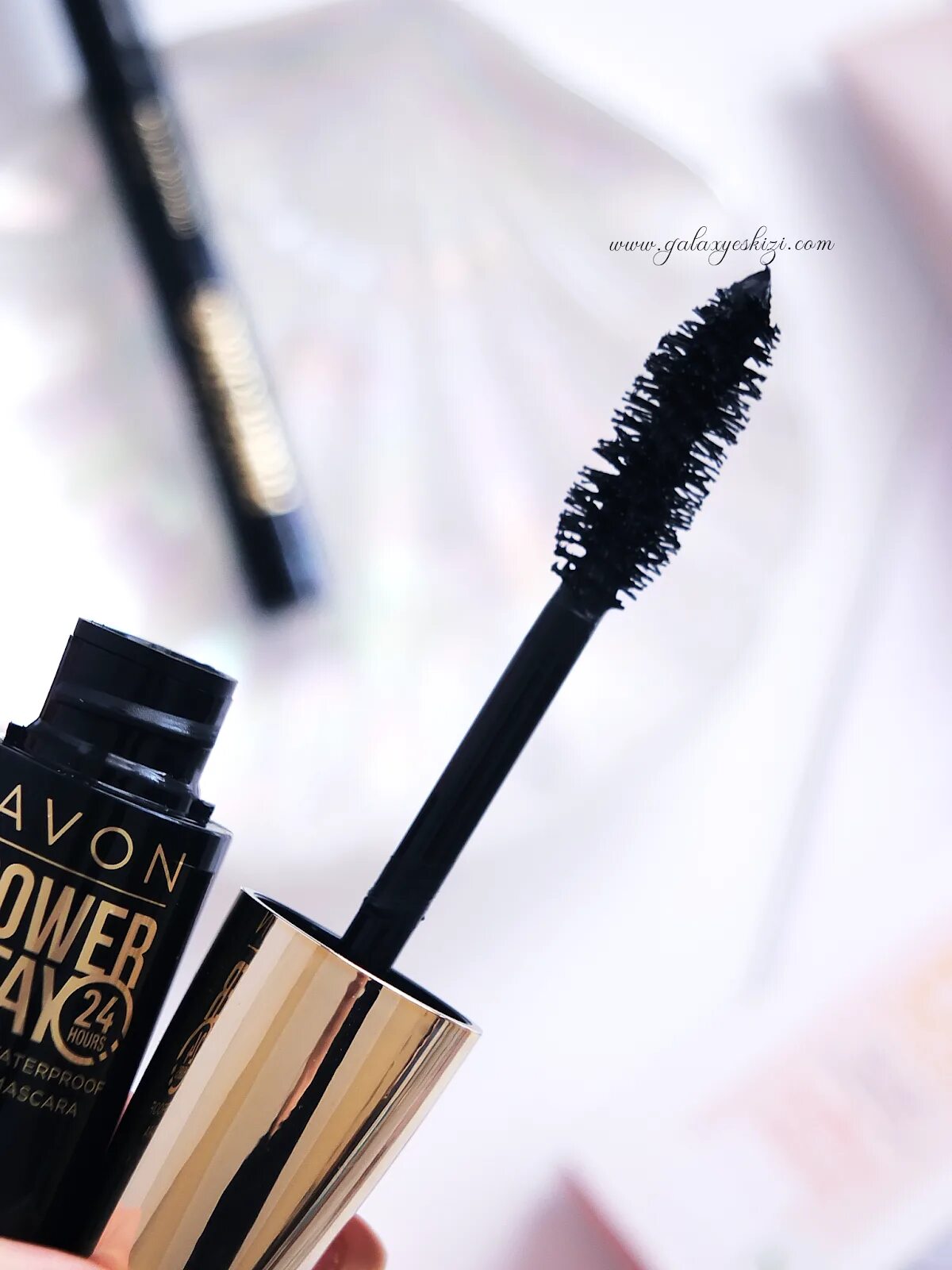 Avon power. Эйвон Power stay. Тушь повер стей эйвон. Тушь 24 часа эйвон. Тушь Power эйвон.