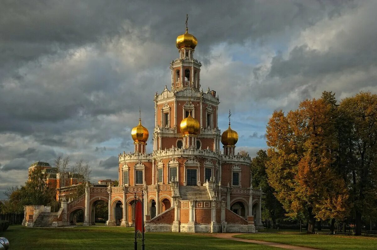 Церковь нарышкинское барокко. Церковь Покрова Богородицы в Филях. Церковь Покрова в Филях 17 век. Храм в Филях нарышкинское Барокко. Храм Покрова Пресвятой Богородицы в Филях стиль.