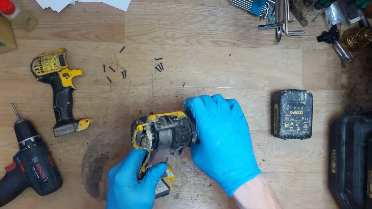 DW 734 ремонт шуруповерта DeWalt - YouTube