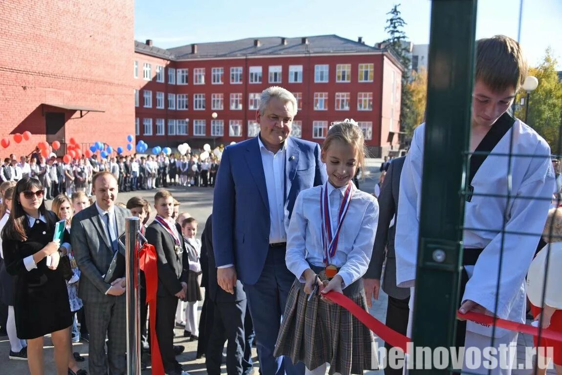 Школа 16 белгород. Белгородская школа 20. МБОУ СОШ 20 Белгород. Директор школы 16 Белгород.