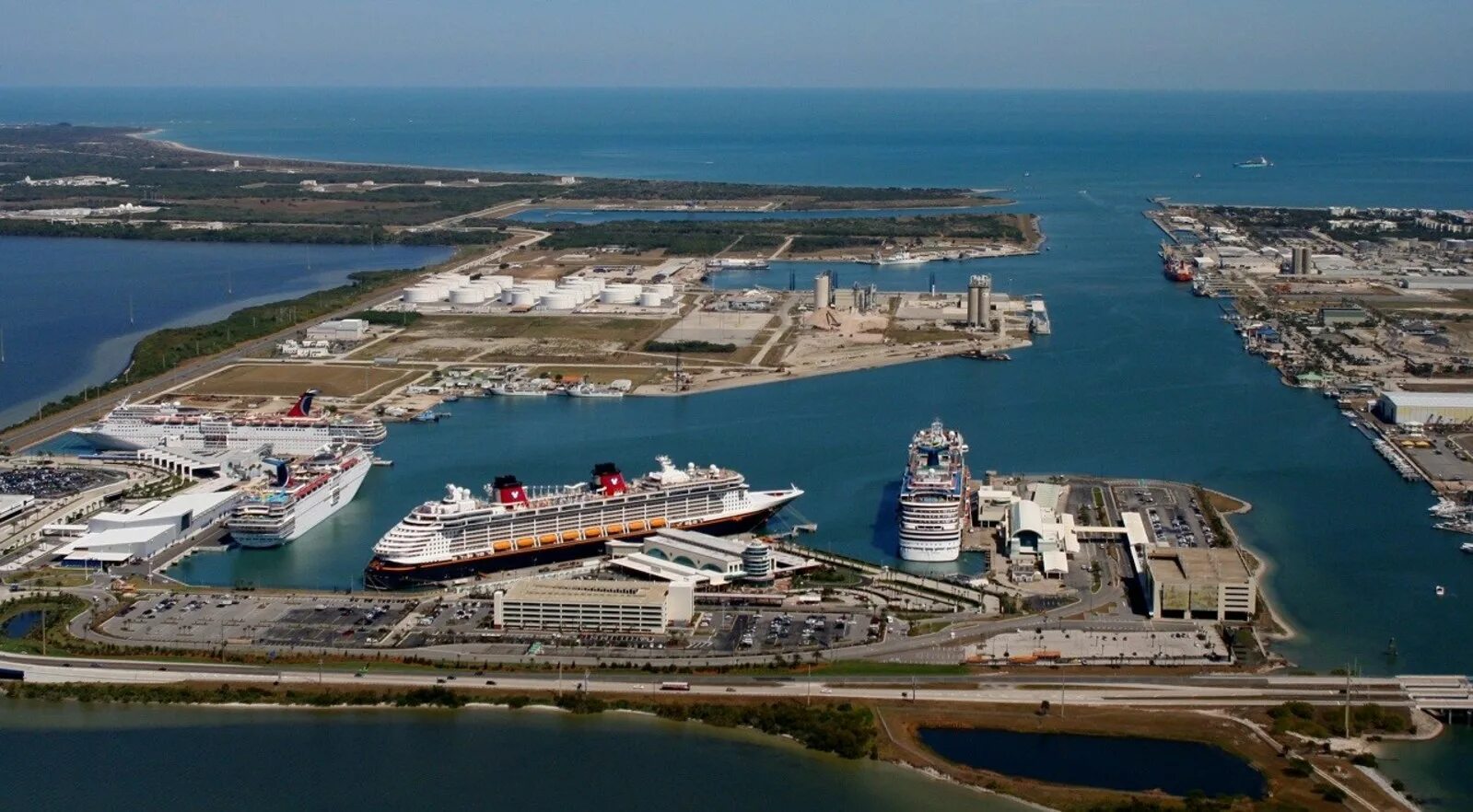 Самый быстрый порт. Порт канаверал флорида. порт канаверал орландо. port canaveral, fl. круизный терминал кейптаун.