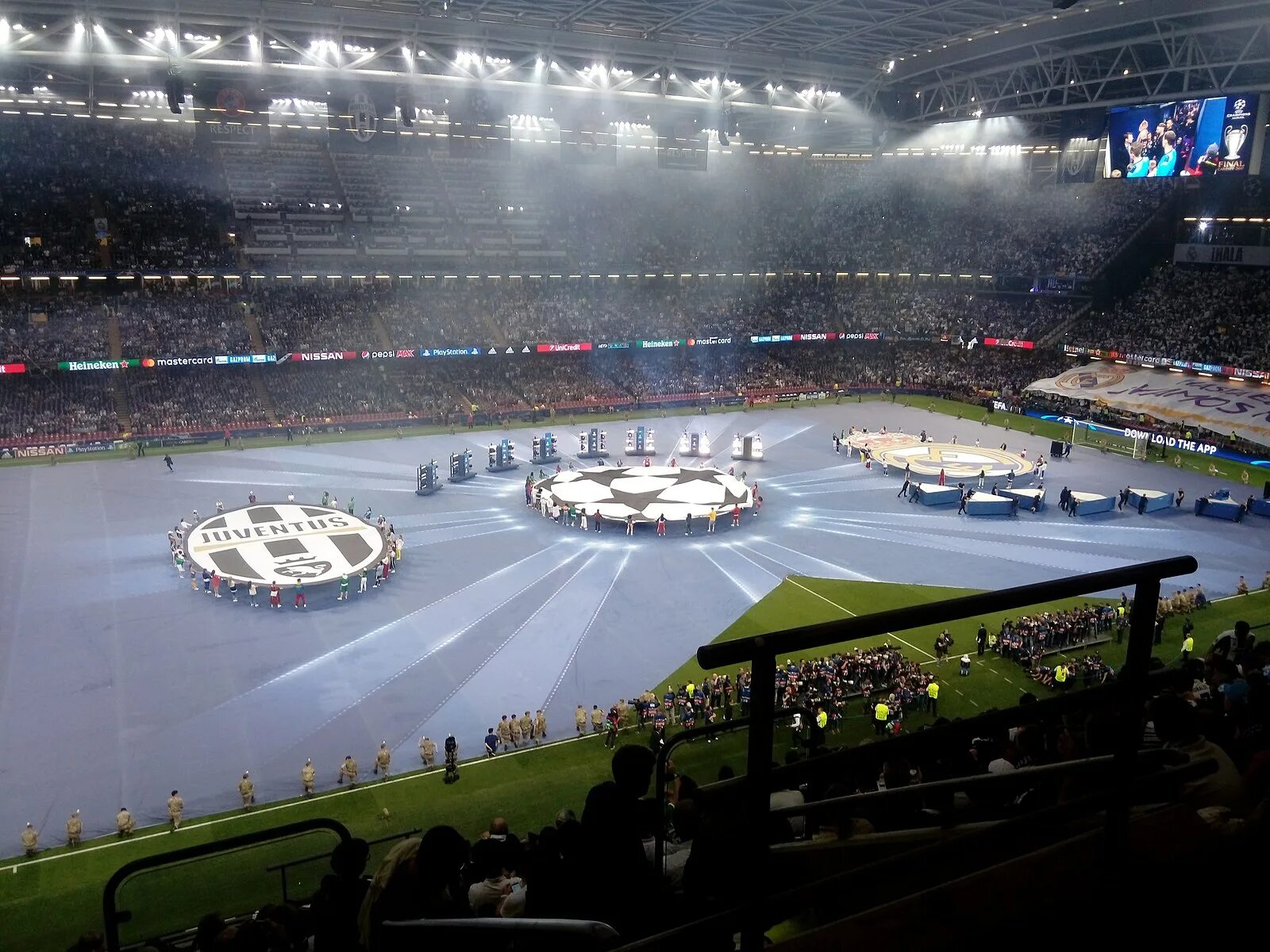 Uefa finals. Стадион финала ЛЧ. Final Cardiff 2017 Stadium. Стадион Миллениум лига чемпионов. Миллениум стадион финал ЛЧ 2017.