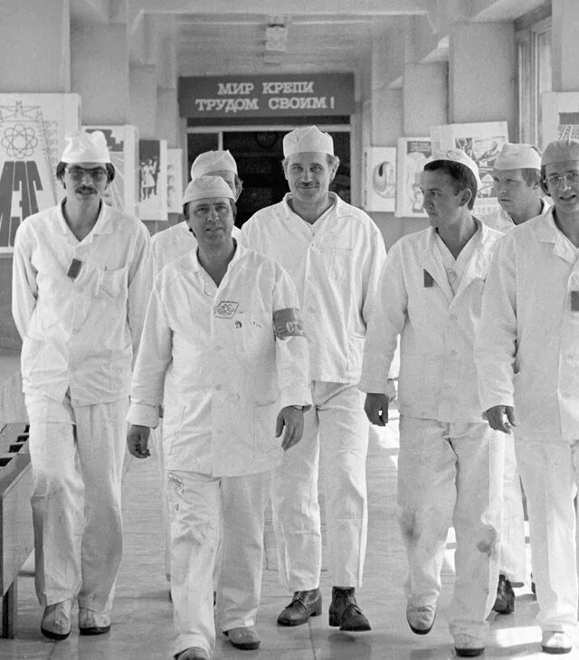 Бщу 4 чаэс 1986. Бщу 3 чаэс. Чернобыльская аэс ученые. Сотрудники чаэс в 1986. Чернобыльская аэс ученые.