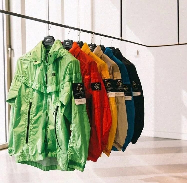 Island вещи. Найк стон исланд. stone island на вешалке. шмотки stone island. 68 коллекция stone island.