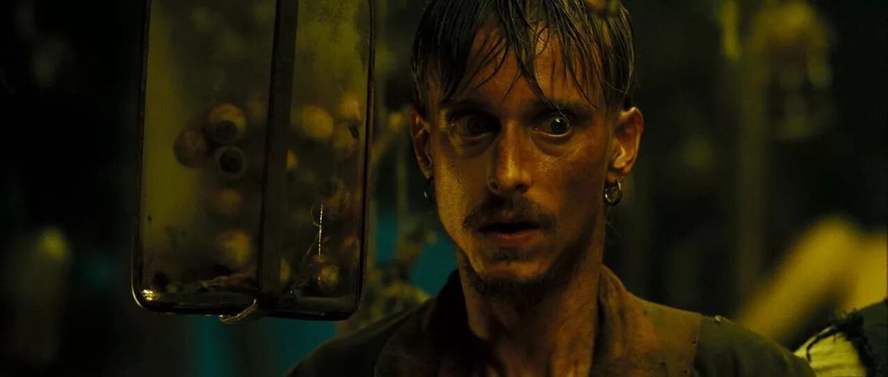 пираты карибского моря на краю света 2007 кадры. капитаны карибского моря джек воробей. пираты карибского моря проклятие черной жемчужины постер. пираты карибского моря без. элизабет суонн орландо блум.