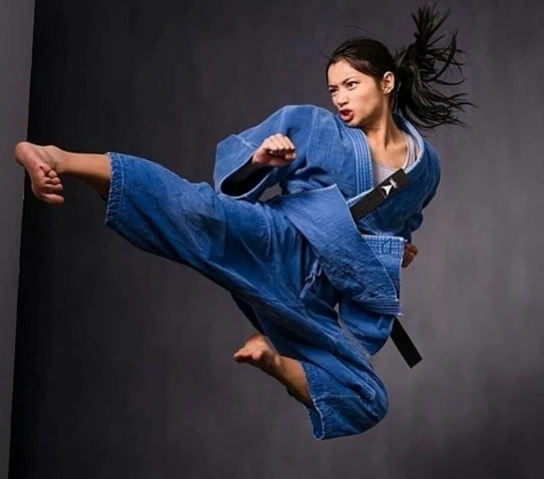 Женские боевые искусства. Женские боевые искусства. Восточные единоборства девушки. Женские боевые искусства. Ange джордан.