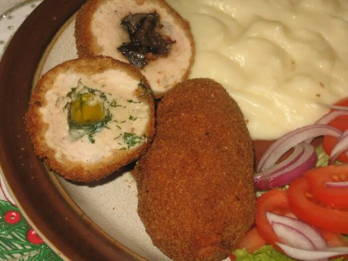 Котлеты по киевски этикетка. Котлеты столичные. Котлета столичная. Котлеты столичные. Котлеты моменталь столичные весовые.