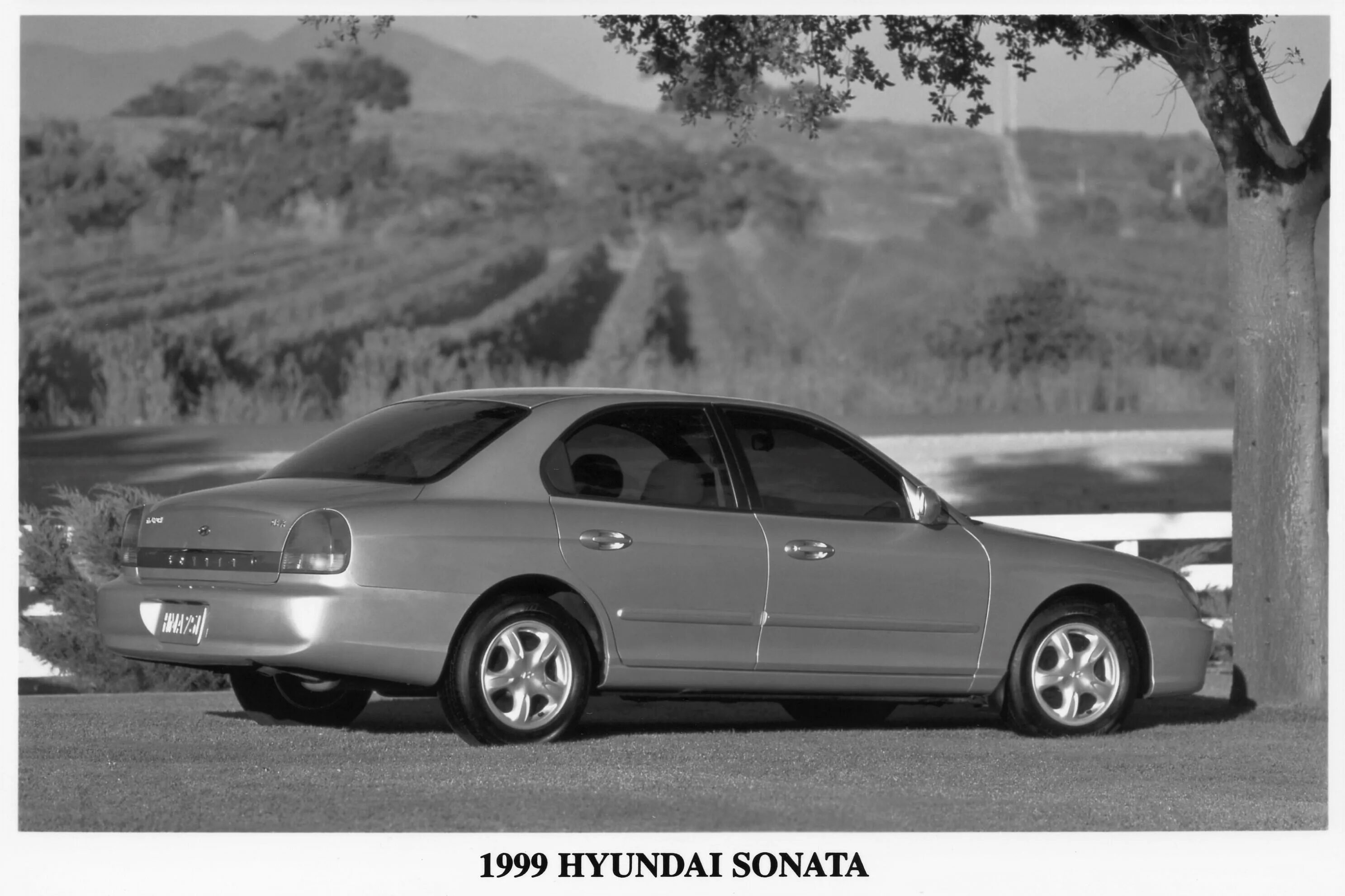Соната 2 поколения. Hyundai Sonata 1999. Hyundai Sonata EF 1998. Hyundai Sonata 4 1999. Соната Хендай 1999 4 поколение.