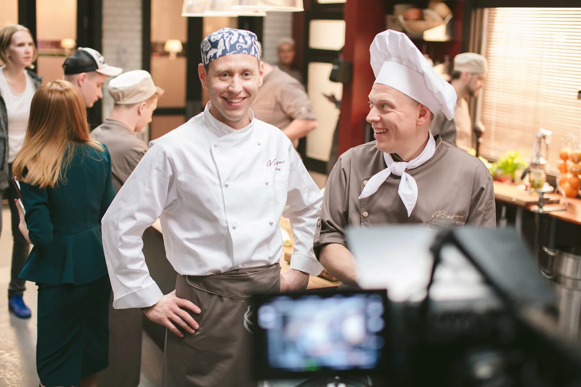 кухня сериал стс. елена подкаминская и марк богатырев кухня. кухня сериал. михаил тарабукин сеня федя. торт к первому сентября.