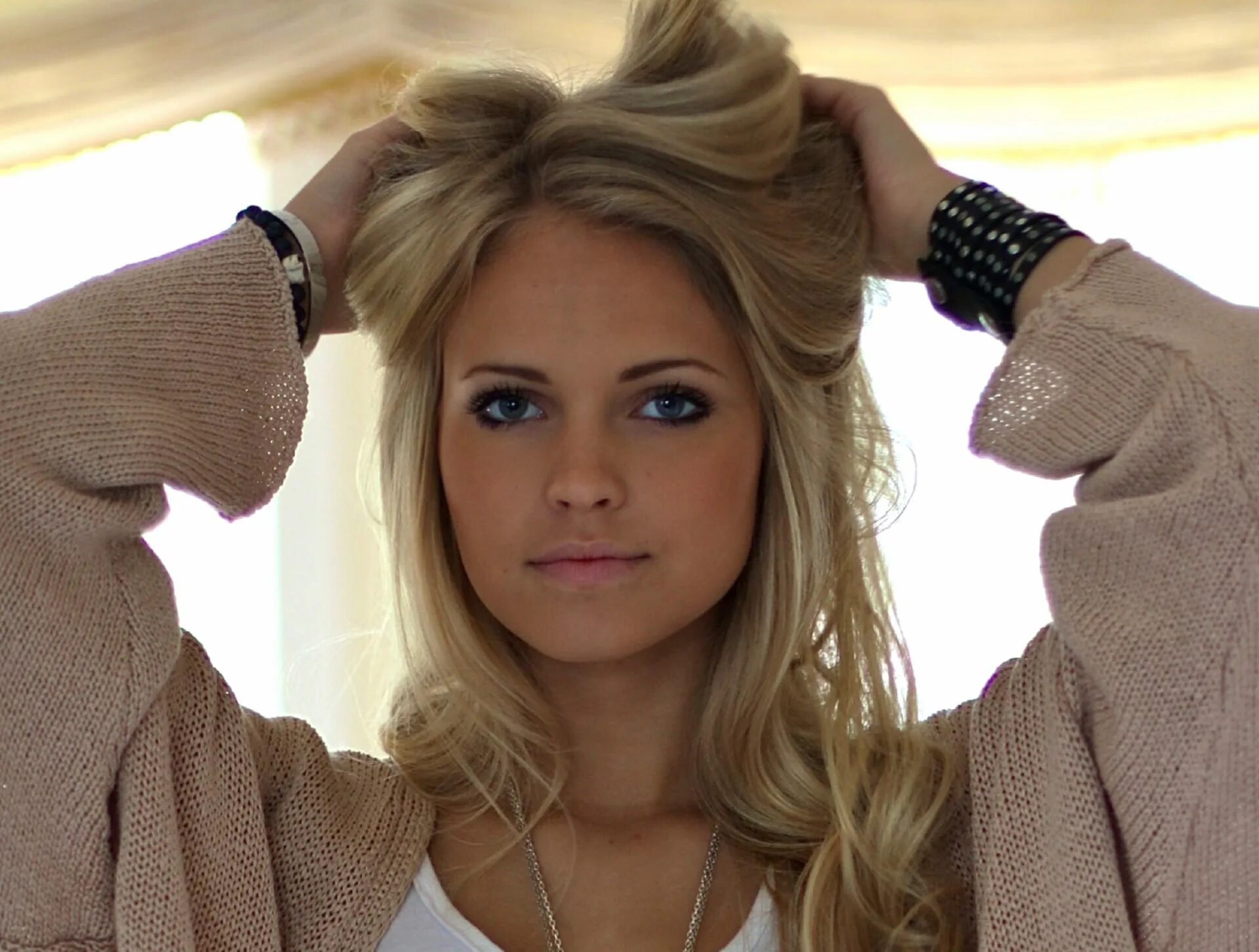 Emilie Nereng. Emilie VOE Nereng. Блондинки. Красивые блондинки.