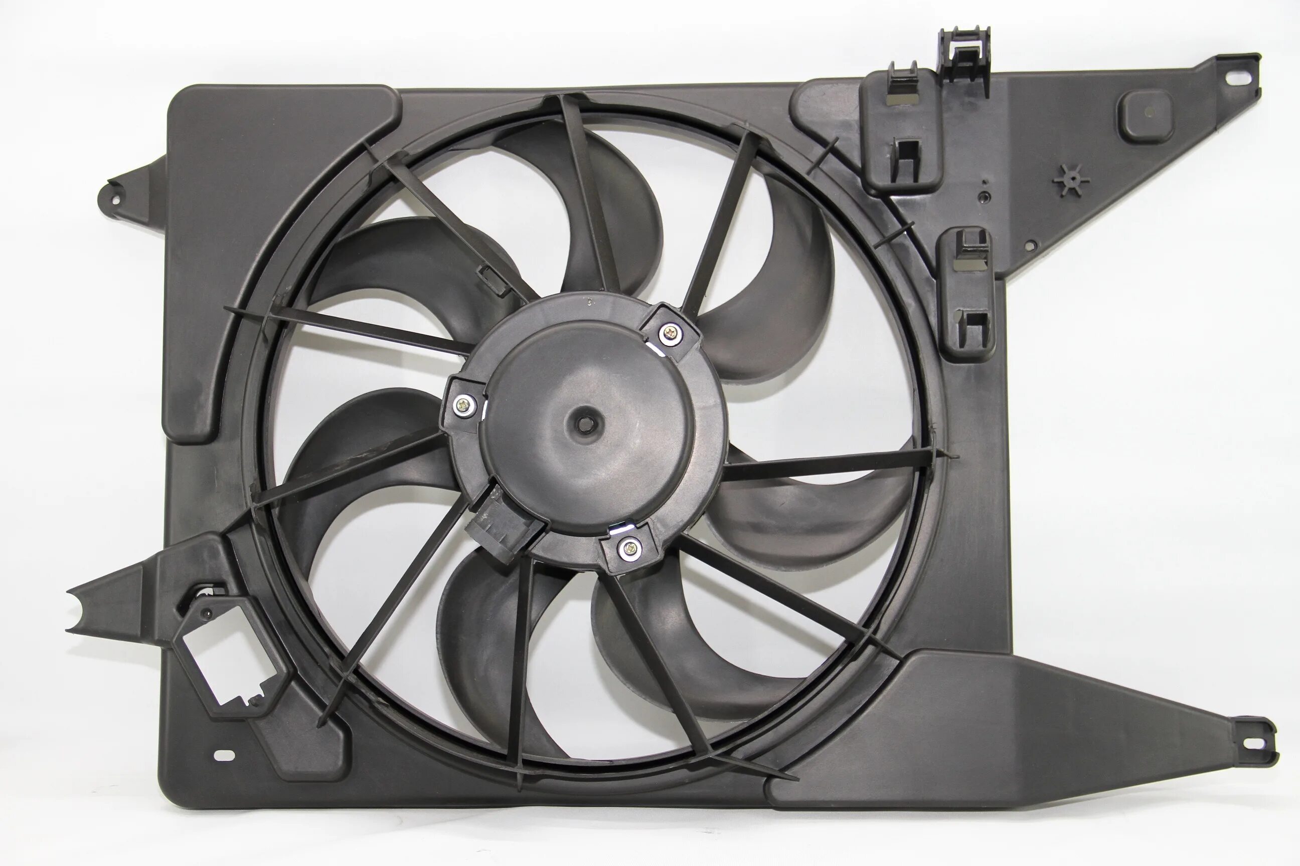 Вентилятор логан 2 с кондиционером. Вентилятор логан 2 с кондиционером. Дв. Вентилятор радиатора логан 1. Вентилятор радиатора рено логан 1.