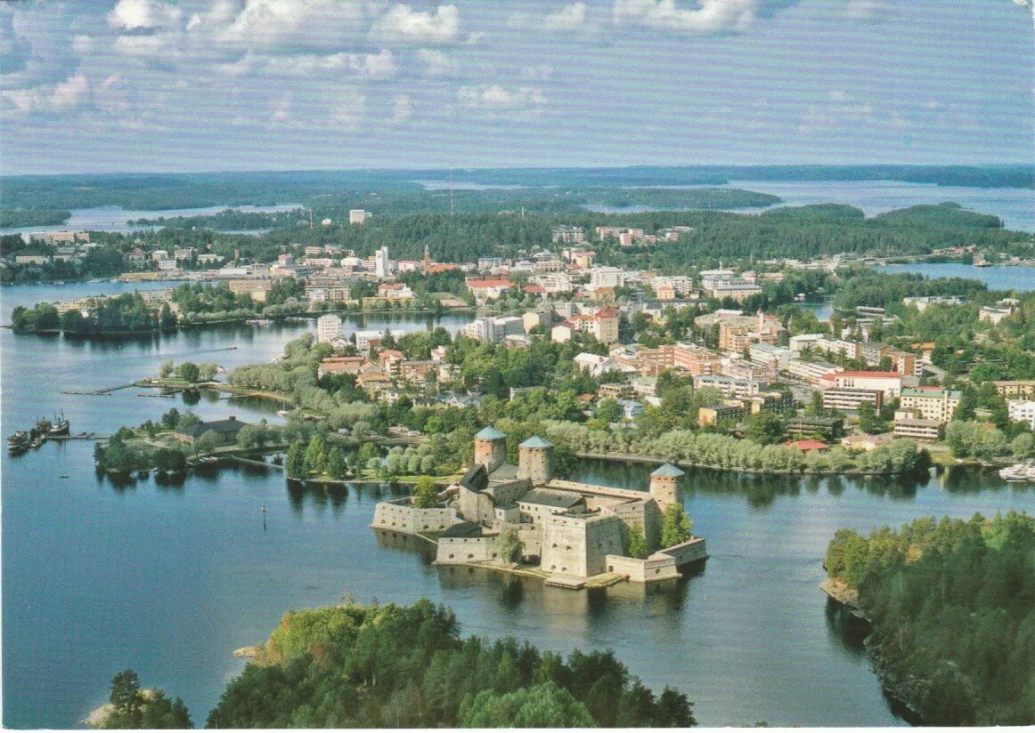 Какую страну называют страной 1000 озер. Савонлинна Финляндия. Савонлинна Финляндия озеро. Озеро Сайма Финляндия. Савонлинна Финляндия вид сверху.