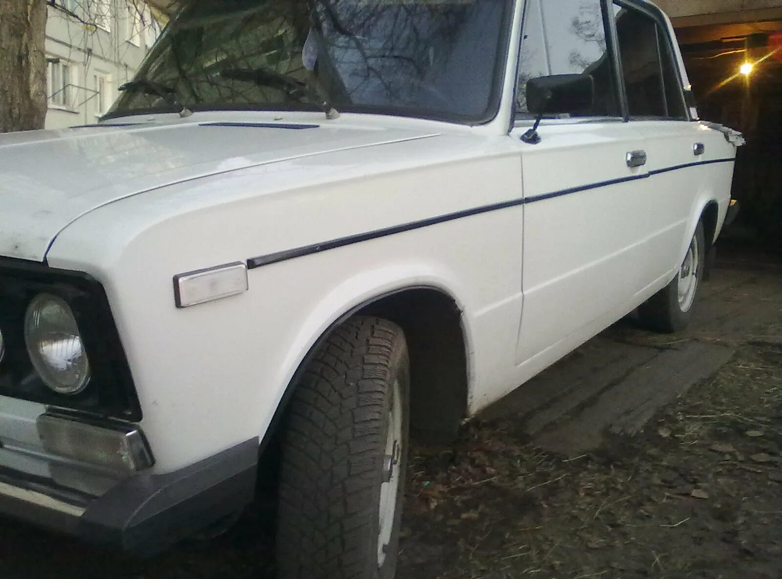 Молдинг 2106. Хром арки ваз 2106. Молдинг 2106. Ваз 2106 серая. Ваз 2106 с молдингами с завода.