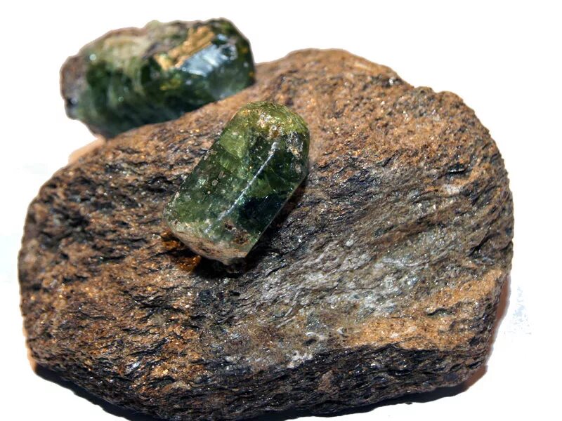 Камень плодородия 3. Апатит / минерал. Апатиты минералы. Апатиты полезное ископаемое. Апатит сахаровидный минерал.