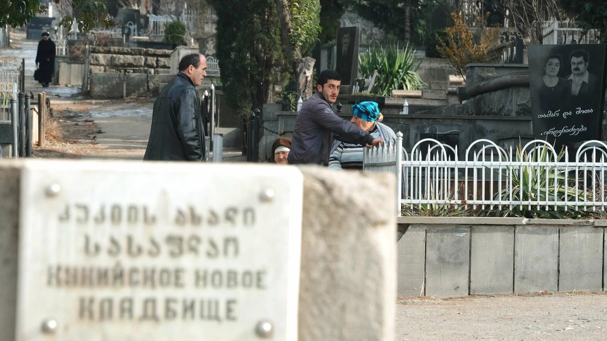 Кукийское кладбище. Тбилисское кладбище Кукия. Кладбище в Тбилиси. Кукийское кладбище в Тбилиси. Родительский вторник 2024