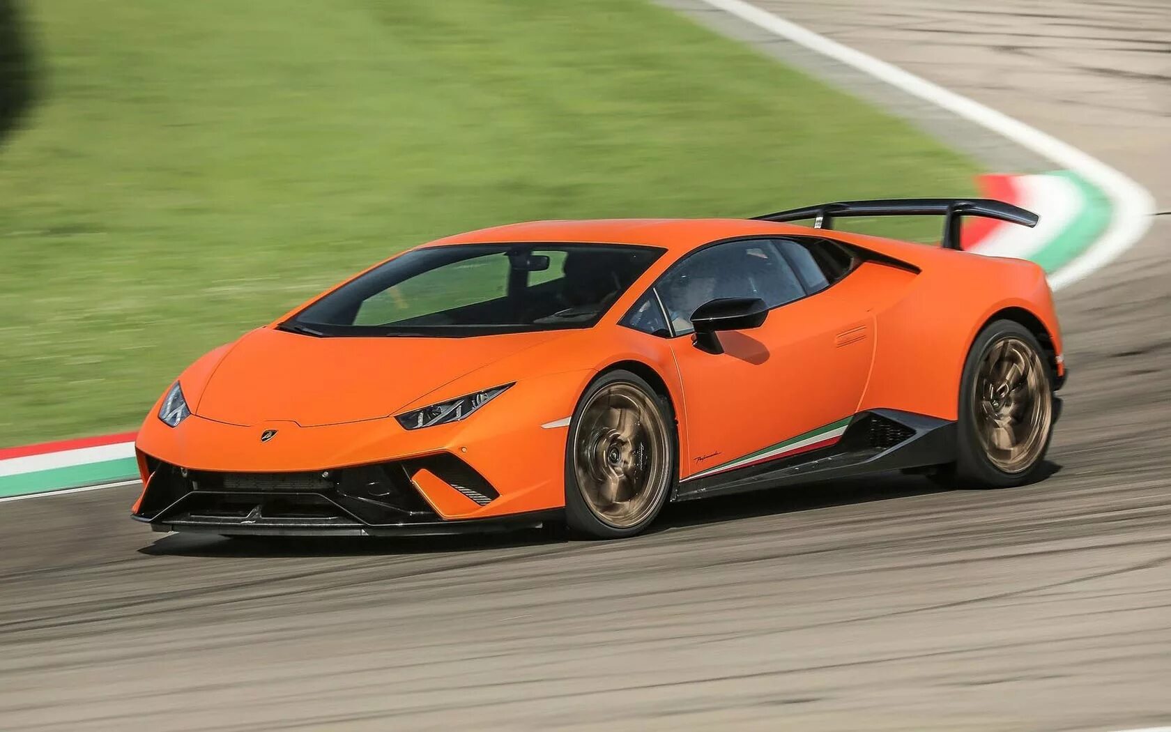 Ламборджини сколько лошадиных. Ламборджини сколько лошадиных. Lamborghini centenario lp770-4 black. Ламборджини 666. Ламборджини хуракан 2022.