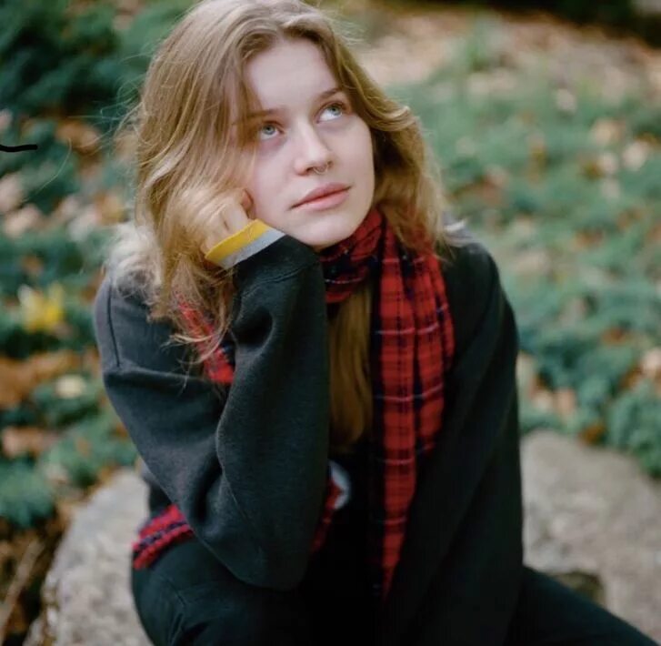 Мари ульвен певица. Мари ульвен. Мари ульвен. Герл ин ред. Girl in red группа.