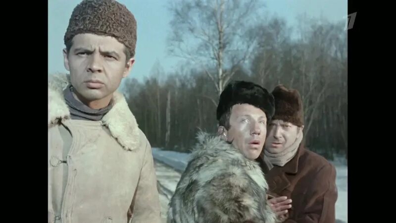 Песня белые снежинки из кинофильма джентльмены удачи. Моргунов джентльмены удачи. леонов в платке джентльмены удачи. джентльмены удачи кадры из фильма василий алибабаевич. джентльмены удачи одежда.