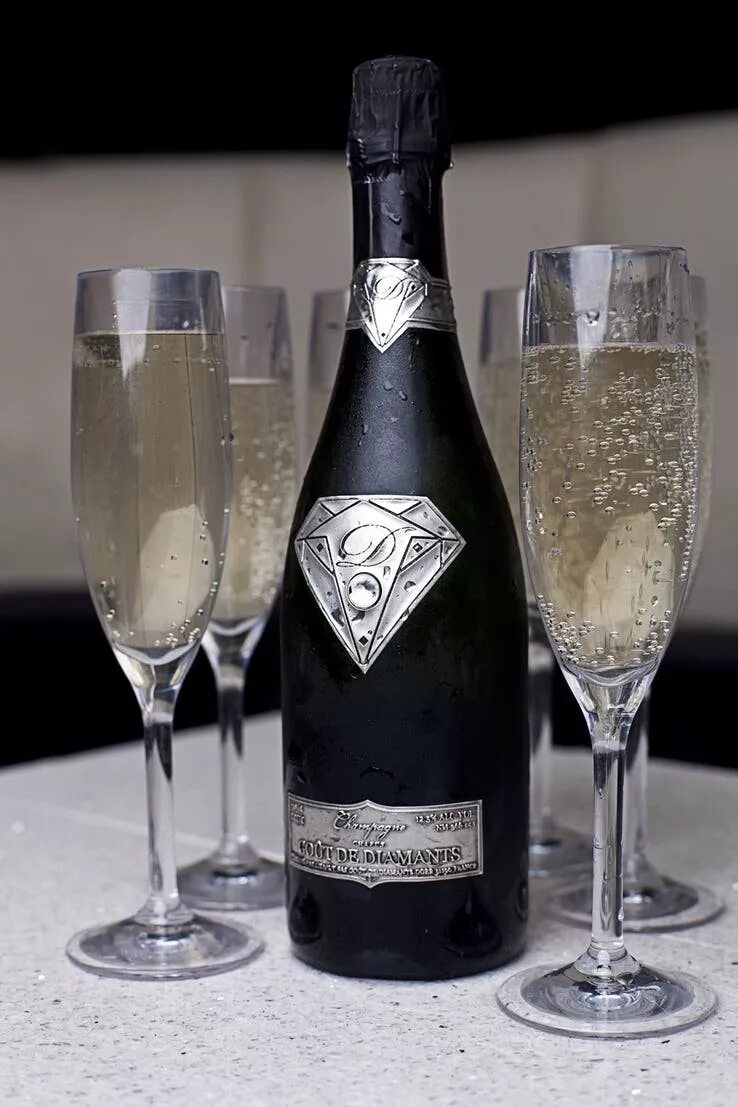 Цена самого дорогого шампанского. . Шампанское gout de Diamants.. Самое дорогое шампанское taste of Diamonds. Diamonds Champagne шампанское. Moet & Chandon dom Perignon Charles & Diana 1961.