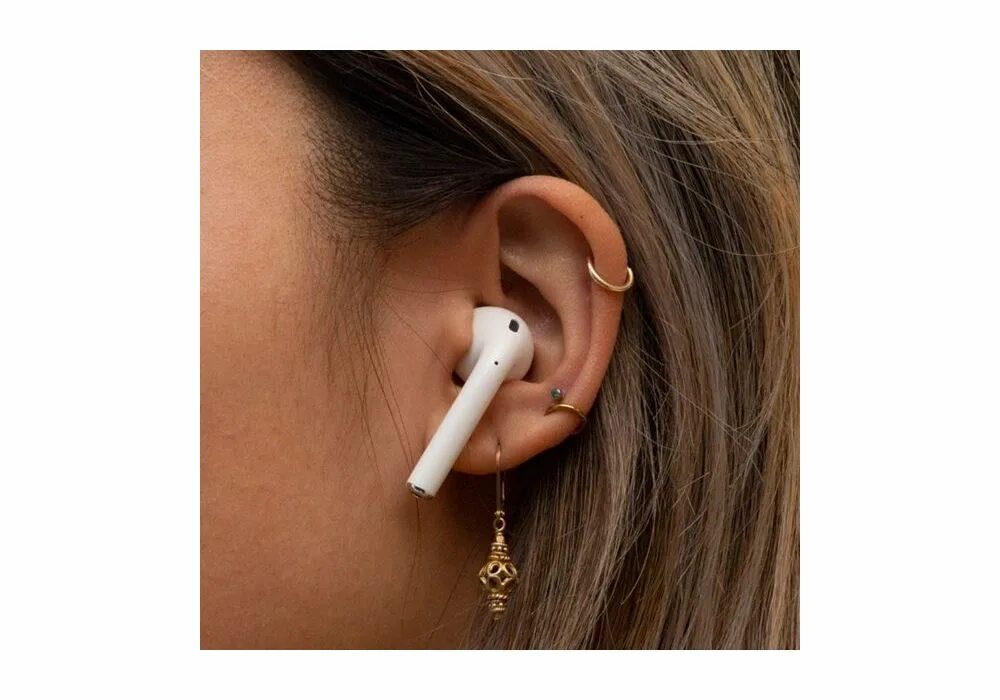 Apple AIRPODS Pro 2 в ушах. Девушка в AIRPODS. AIRPODS 2 В ухе. Air pods 3 в ухе.