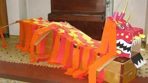 Дракон из коробок на новый год