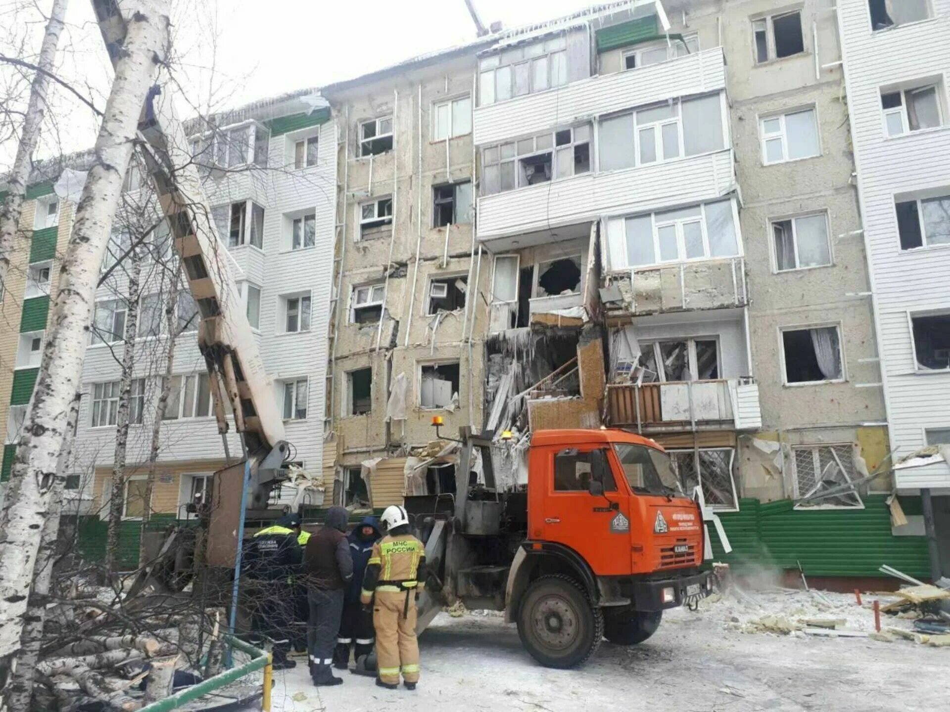 Новости про г. Взрыв газа в жилом доме в Нижневартовске.