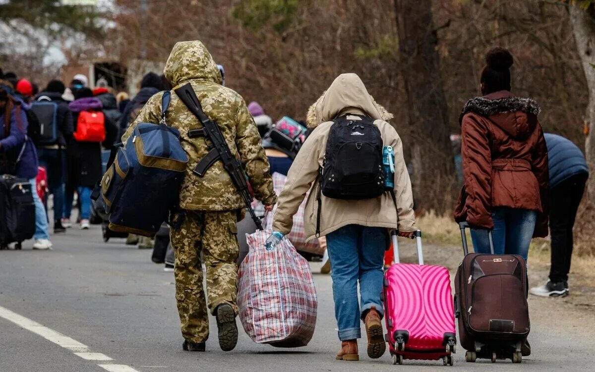 Как переехать в украину. Беженцы. Беженцы из Украины. Беженцы в Херсонской области. Беженцы люди в Украине.